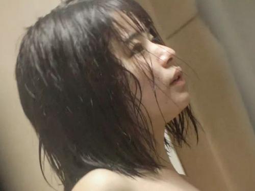 【痴漢レイプ】スカート丈35cmのマイクロミニスカート女子校生を電車痴漢！家に忍び込んで睡眠薬で眠らせる夜這い昏睡レイプ