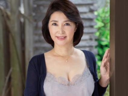 【高齢熟女】他界した旦那とそっくりな孫に欲情してしまう63歳美熟女な祖母…性欲爆発して童貞の孫を近親相姦で筆おろしSEX