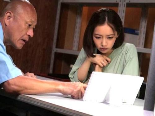 【人妻レイプ】バイト先でレジ金を持ち逃げした息子と連絡が取れず…母が卑劣な店長に脅迫されて身代わり肉便器扱いで鬼畜レイプ