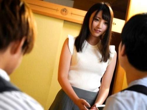 【友達の母】結婚した夫の連れ子の親友に無理やり迫られて犯されるエロ美熟女お母さん…夫の出張で欲求不満な母親がNTR堕ち