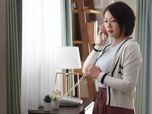 【人妻NTR】『何でもします…あの子を許してください…』息子が犯した罪の身代わりになる美熟女母親…先生たちの言いなり調教