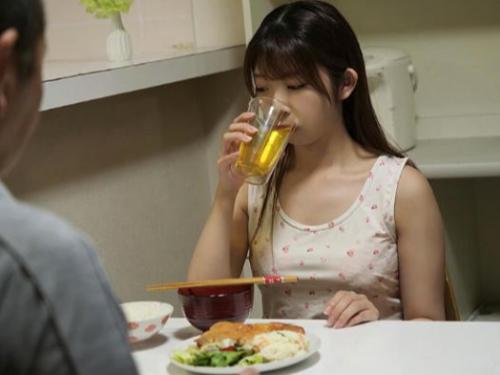 【JKレイプ】嫁が自宅を空ける三日間で狙っていたミニ連れ子な女子校生を狙う男…媚薬を盛ってキメセク漬けで潮吹きお漏らし