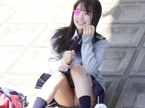 【JKレイプ】スカートが短すぎてパンツ見放題な美少女をストーカーして電車痴漢…家に忍び込んでクロロホルムを使って睡眠姦