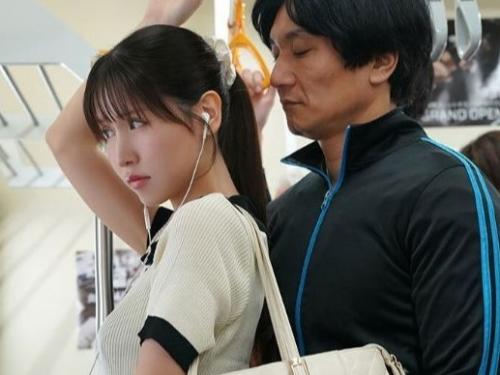 【痴漢レイプ】声の出せない密室で痴漢魔に陵辱されるエロ巨乳JD…静まり返った車内で声を押し殺して何度もサイレント絶頂イキ