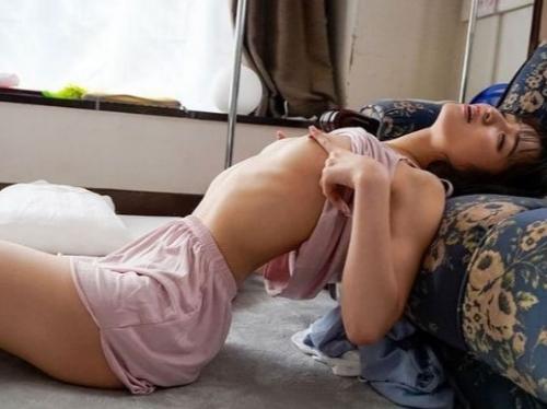 【姉弟相姦】同棲していた彼氏と別れて帰ってきたワガママで自分勝手な姉貴…乳首オナニーを手伝わされて近親相姦するエロ貧乳姉