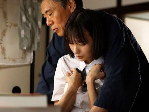 【JKレイプ】『お母さん助けて…』死ぬほど愛する連れ子の娘に媚薬を投与！ロリ可愛い制服娘を無理やりキメセク陵辱強姦レイプ
