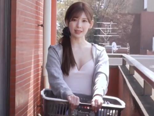 【人妻NTR】普段は優しいお隣さんにいきなり強引に陵辱強姦されるスレンダー美人妻…欲求不満で久々の刺激に寝取られ不倫堕ち