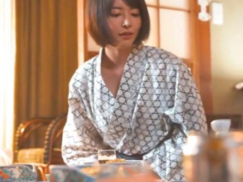 【人妻レイプ】社員旅行で訪れた温泉旅館で騙されたエロ美人妻が集団レイプ！会社を解雇されたゲスな男たちの巨根で中出しレイプ