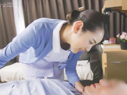 【看護師】『我慢しないでいいですよ♡』美人ナースの特別サービス！入院中の患者のザーメンを搾り取るエッチな看護師
