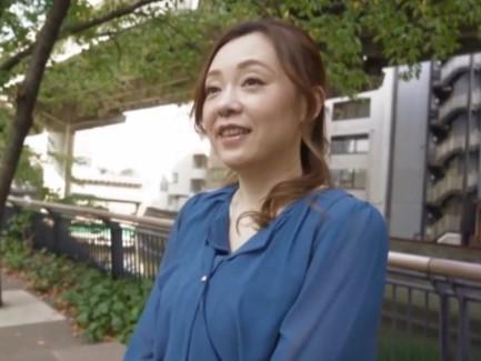【四十路美熟女】上品で気品漂う40代美魔女おばさんは夫とご無沙汰で欲求不満…不貞というリスクを背負って他人棒の不倫に絶頂