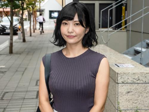 【熟女ナンパ】色香と気品漂う可愛い42才美魔女に声掛けて不倫交渉でお持ち帰り！膣奥を突かれて敏感にイキまくる淫乱おばさん