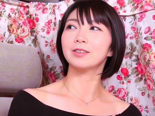 ＜人妻ナンパ＞五十路前の美熟女にお礼を出すと簡単に膣奥に若くて硬いチ〇ポを入れて中出しSEXさせてくれた