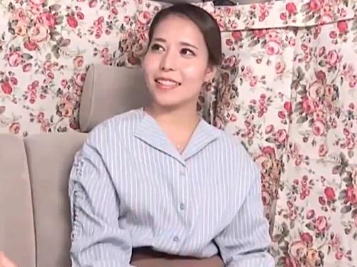 ＜人妻ナンパ＞美人人妻に謝礼渡してホテル連れ込みベロチューからの中出しセックスで喘ぎまくる