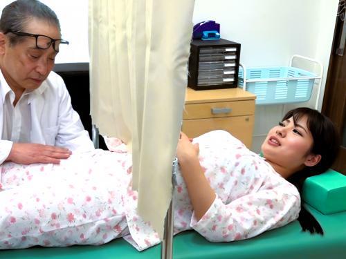 ＜人妻NTR＞無精子旦那でも絶対不妊治療ができる医者を信じて美人人妻が訪れると医者のチ〇ポから元気な精子を注入される