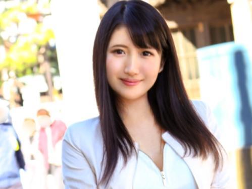 「中に出して…いいよ」清楚な美人専業主婦が旦那のセックスだけでは物足りず生チ〇ポを突っ込んでイキ狂う＜巨乳人妻中出し＞