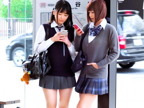 「すごいぃ幸せですぅ～好きなようにしてくださいぃ～」制服SS級美少女が監禁レイプされても感じイキまくる拡散禁止動画