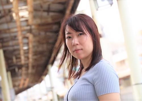 「ササっと30分」の旦那とのセックスが不満でアラフォー三十路熟女は他人のチ〇ポで巨乳の乳房を揺らしてイキ乱れる