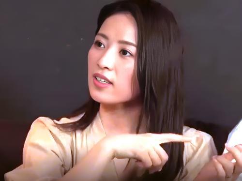 ＜人妻NTR＞SS級美人人妻はクイズに失敗してモデルのチ〇ポをハメられ旦那より気持ち良くて中出しまでイキまくる