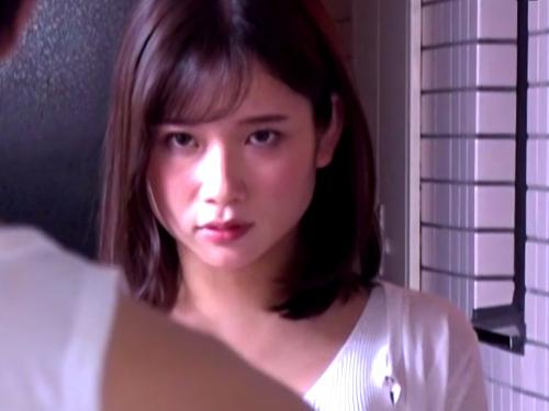 巨乳人妻が苦情に行った隣のゴミ部屋オヤジに監禁されレイプされたが言いなり性奴隷となって中出しされまくる