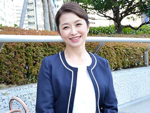 旦那とレスな奇跡の６０代熟女はとろけそうなくらい柔らかい豊満な乳房を揺らしてセフレのチ〇ポにイキ乱れる