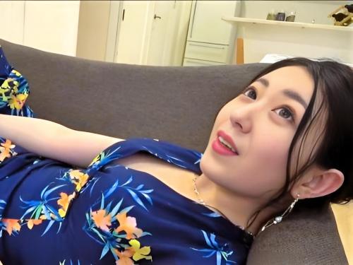 ＜人妻ナンパ＞セレブ人妻熟女に取材のフリをして自宅へ上がり込み膣奥にチ〇ポ突っ込みたっぷり中出しセックス