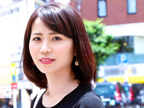 「１０年以上してないです」レスな清楚なスレンダー美熟女は久しぶりのチ〇ポに興奮して何度もイキ狂う＜四十路熟女＞
