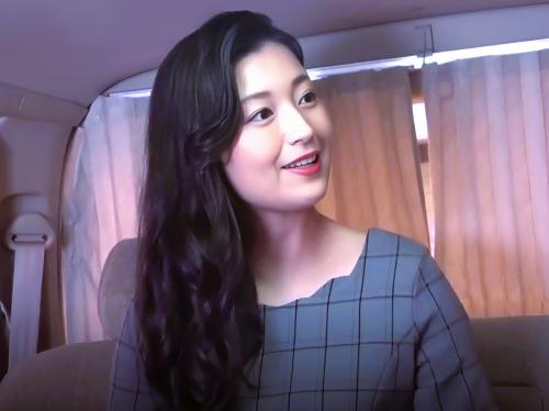 ＜人妻ナンパ＞三十路美熟女は実は欲求不満のようでちょっと触っただけでも感じてそのままホテルでチ〇ポ突っ込み中出しまで
