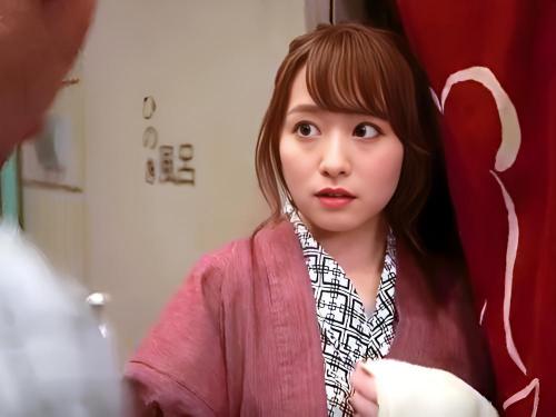 家族旅行で義母の入浴を覗いて我慢できなくなり義母にレイプし膣奥にたっぷり中出ししてしまった　白石茉莉奈
