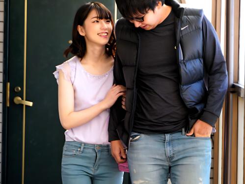 『透けパンツで掃除している日は旦那不在で不倫OK？！』欲求不満の団地妻のサインらしい♡さぁ～今日は？＜人妻NTR＞