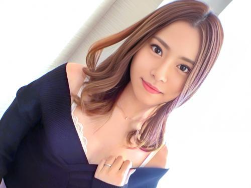 「大きくなってますよ。なんか出てます」Ｓ級美人のセックス大好き人妻が潮吹きながら膣壁を擦って快楽の美顔で喘ぎまくる