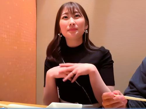 「ヤバイ奥来てるイクぅ～」ナンパしたS級美人人妻はホテル到着すぐに他人のチ〇ポで突かれると放心状態で中出し