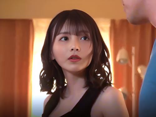 ＜人妻NTR＞美人人妻は風俗で勤めてることが隣人にばれて断れずにチ〇ポ突っ込まれ中出しされ旦那の前で精子がしたたる