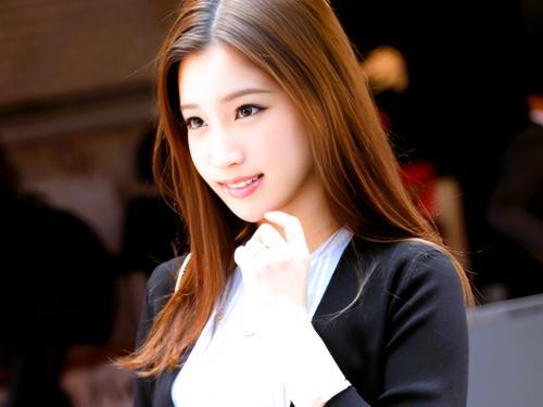 「あ～それ気持ちいい～はぁはぁ」剛毛で清楚なSS級美人人妻はレスで久しぶりのチ〇ポにたっぷり中出し絶頂＜人妻中出し＞