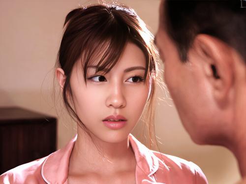 ＜人妻NTR＞美人人妻は旦那よりも激しい旦那の兄のデカチンに感じまくって濃厚中出しセックスにイキ狂う【美乃すずめ】