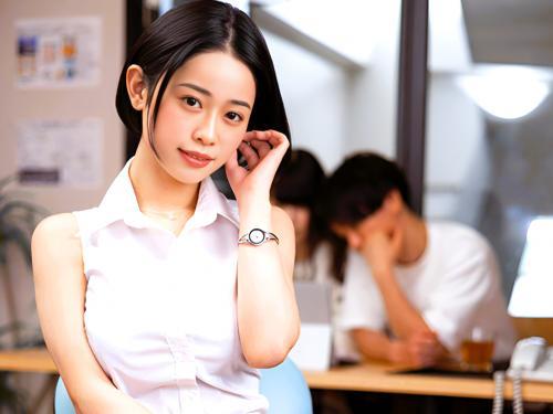 同棲するため不動産物件を見にきたカップルの彼氏を寝取って生ハメ中出しさせてしまう巨乳美女【MINAMO】