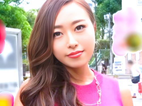 ＜人妻ナンパ＞小麦色の肌がまぶしい美人人妻の敏感マ〇コにおチンチン入れて無許可中出しすると大覚醒して潮吹いてイキまくる