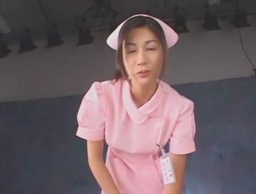 むっつりしたギャルとエッチなことをする。