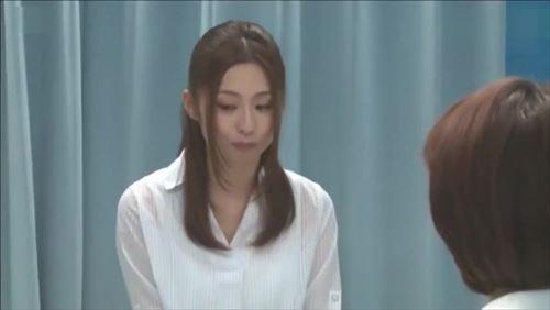 生理中の女性、性感マッサージで性欲が高まり、絶頂を迎えた