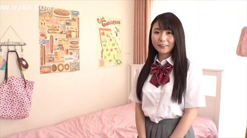 可愛らしい女子高生が性欲旺盛で、男を誘惑。