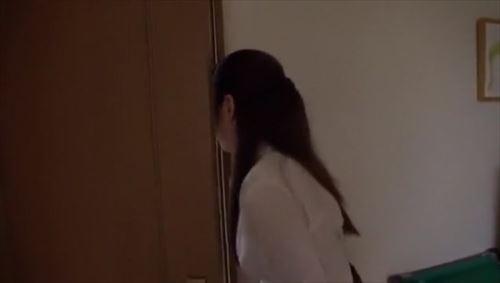 美乳の女性たちが乱れ狂うように絡み合い、性濃いめ的な快楽に溺れる
