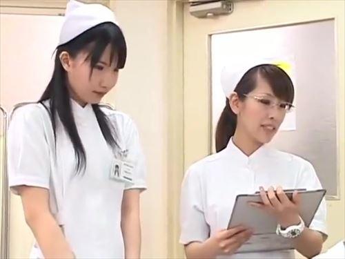 熟女の先輩に時間停止で誘惑され、ナースはレズビアンの快楽に溺れる