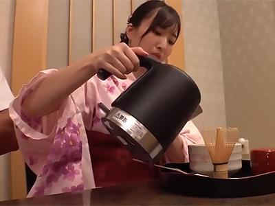 かわいい女子高生が大きな肉棒で責められてアンアンイって中出しをされる!!