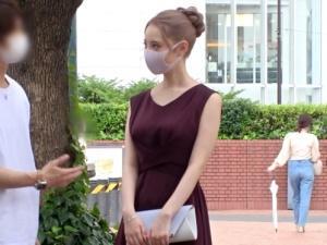 【素人ナンパ】『ガチ美人見つけたｗｗ』街でひときわ目立っていた美女捕獲！！意外にも撮影に応じてくれ奇跡のセックスへ！！