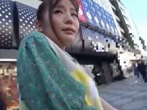 【素人ナンパ】「ちょっとだけなら…」休憩中の保育士お姉さんを捕獲！！子供のオモチャのモニターという話だったのだが…