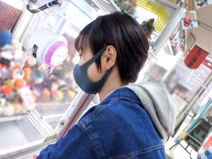 【素人ナンパ】「1年以上いない…」色白ボディを持て余しすぎている22歳！！ボーイッシュな見た目の割にシャイで…