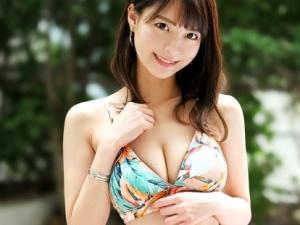 【現役ナース】「んんっ…だめ…ぎもぢぃ」首絞められても感じちゃうMっ気たっぷり看護師さん！！デカチンピストンで昇天ｗ