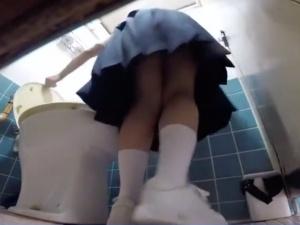「えっ、やめてください！！」女子トイレに忍び込んだ鬼畜！！エグすぎるイラマチオから幼い割れ目にぶ生の肉棒をぶち込んで…