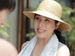 「また逞しくなったんじゃない？」美しい叔母さんをモノにしたい…陰湿な青年は媚薬を盛り続け、ついにその時を迎える！！
