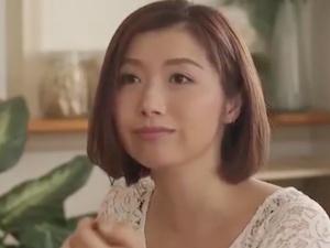【母の友人】「だめ、我慢して♡」憧れていたおばさんと親密すぎる関係に！！大人の女の魅力にハマった青年はみるみる狂って…