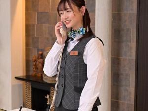 『えっ、受付嬢が担当！？』マッサージ師がいないホテル！！施術が始まるとあまりにもエロすぎる行為の連続が待っていた！！